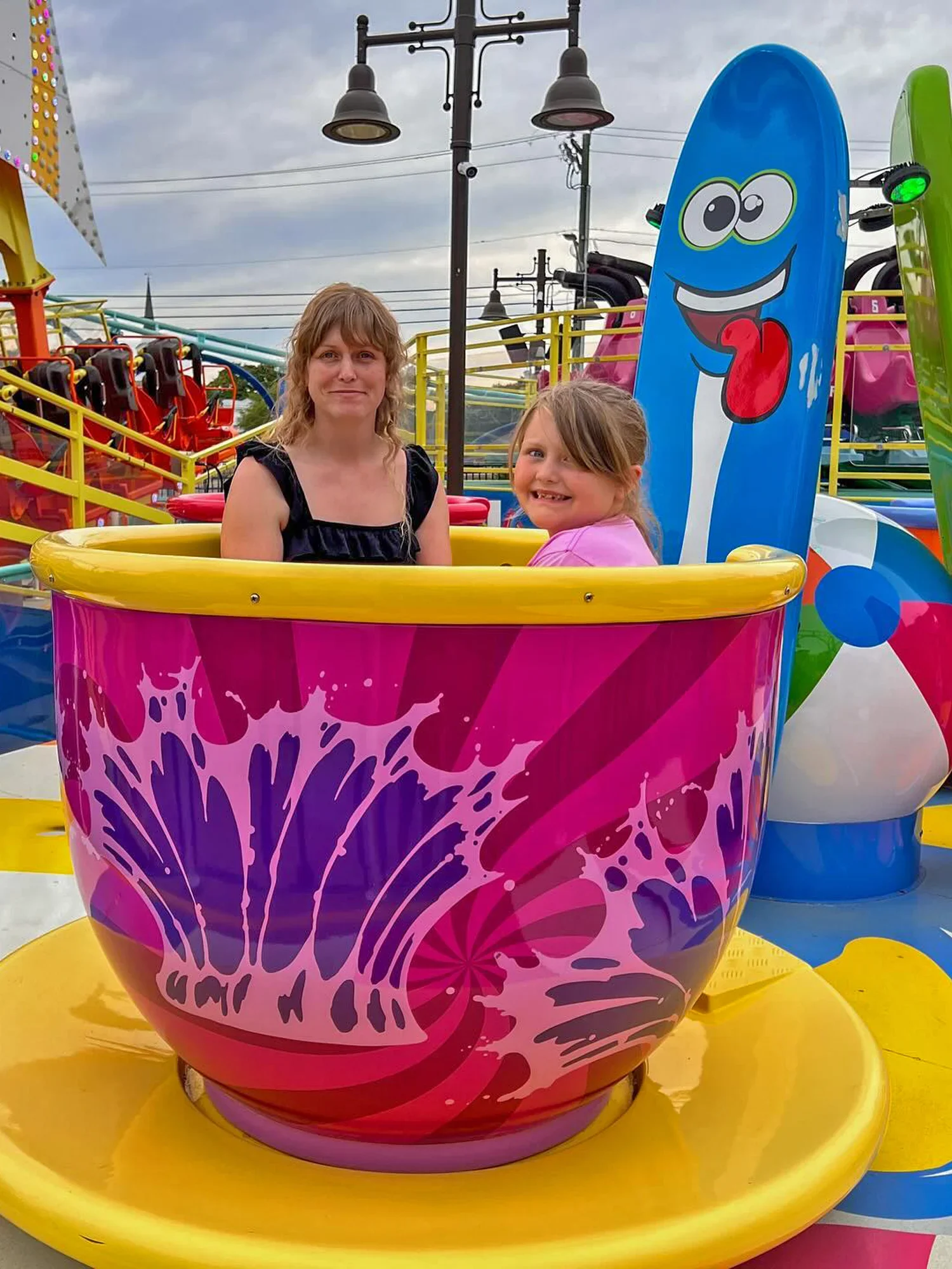 Tea Cups 6 meters