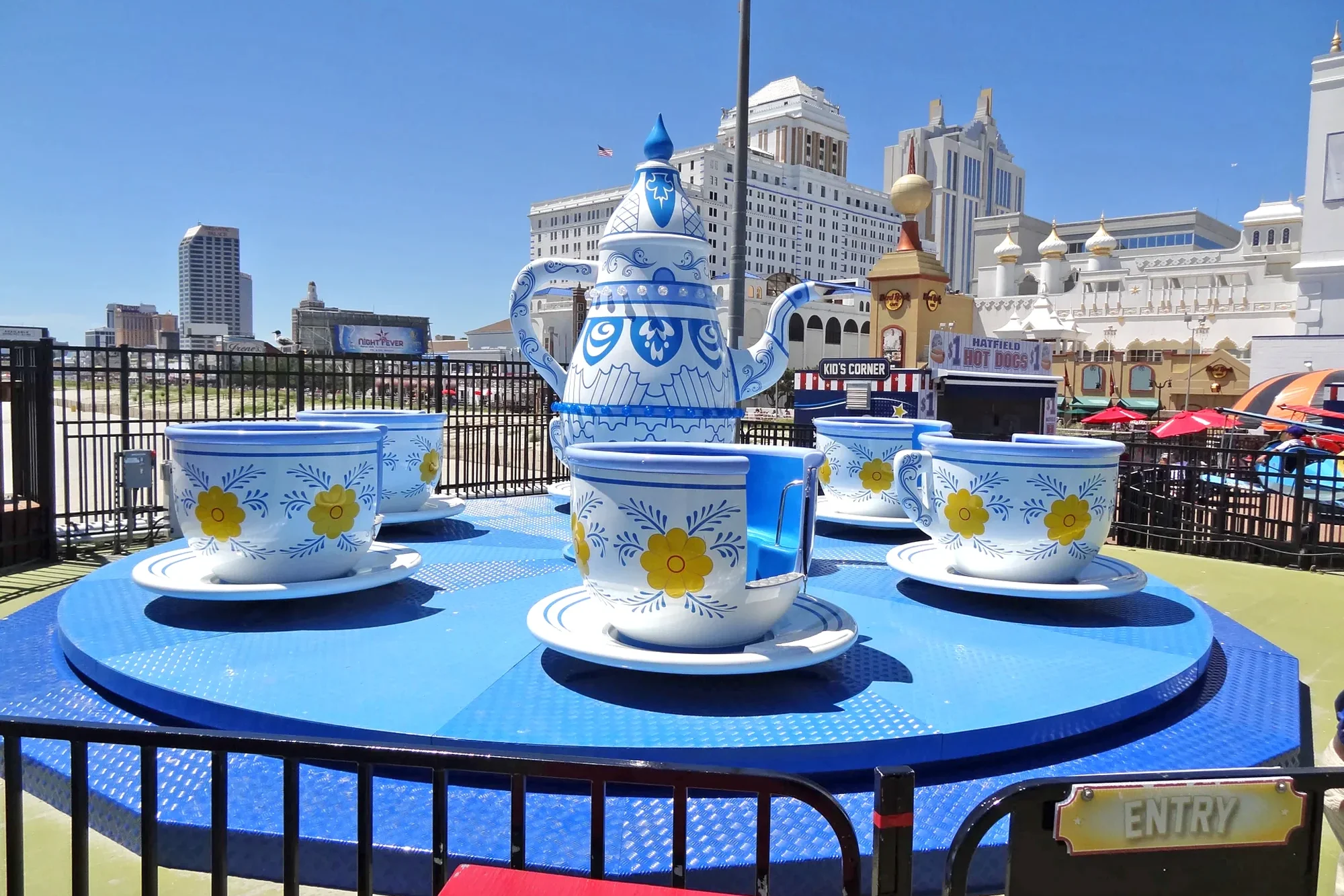 Tea Cups 8 meters