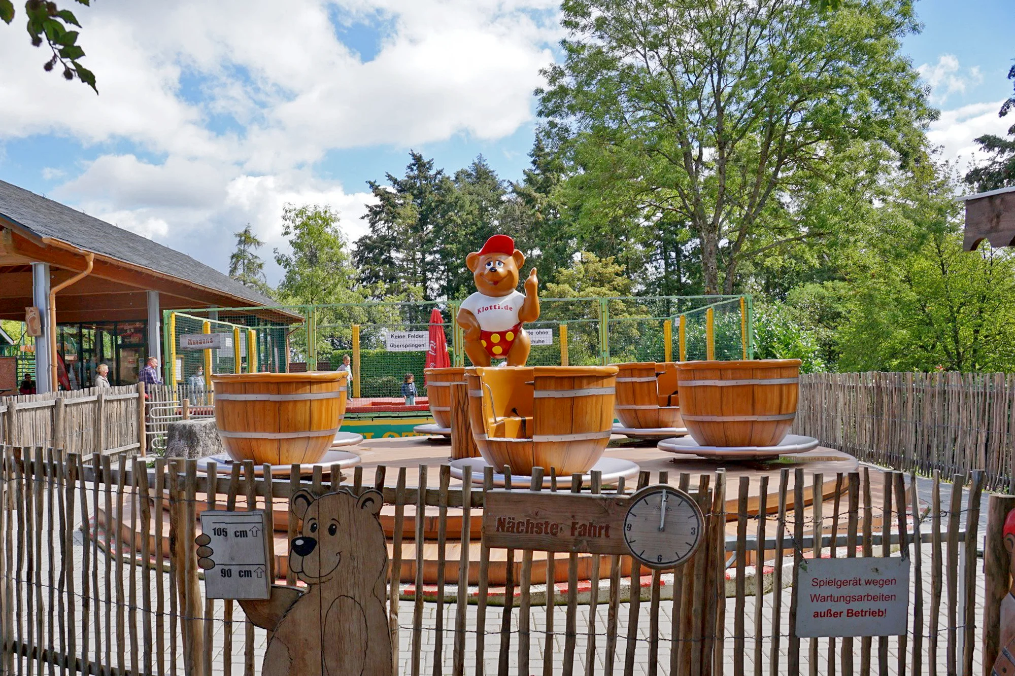 Tea Cups 8 meters