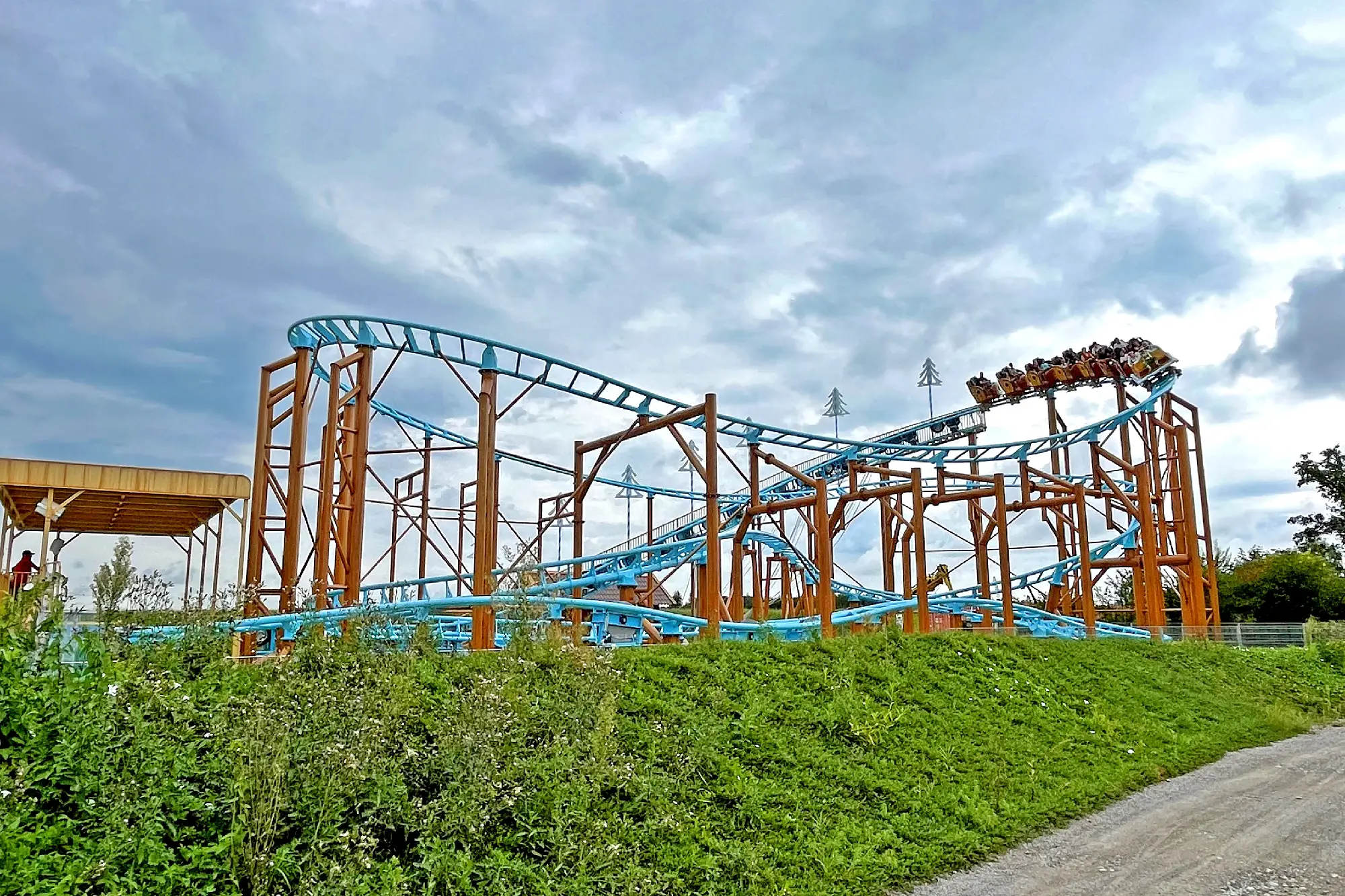 Family Launch L Coaster